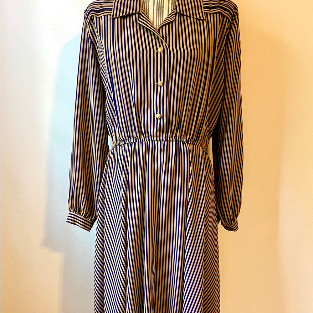 Vintage long sleeve tan and navy midi dress